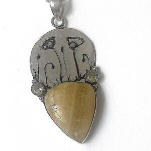 2 in, Yellow Lace Agate with 2 Citrine and flowers on top, on 24 in silver chain